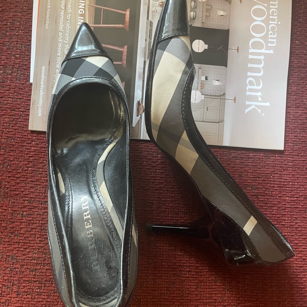 Burberry Checkered Black and Cream Heels - Picture 3 of 13